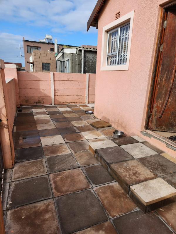 3 Bedroom Property for Sale in Ilitha Park Western Cape